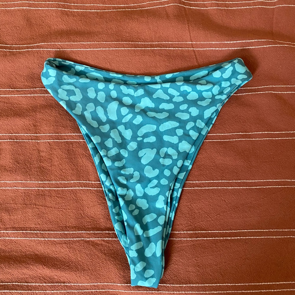Midori Tulsa Bottom Nalu